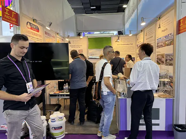 Presença contínua nas principais exposições